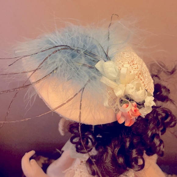 Georgetown Collection doll - Picture 6 of 8